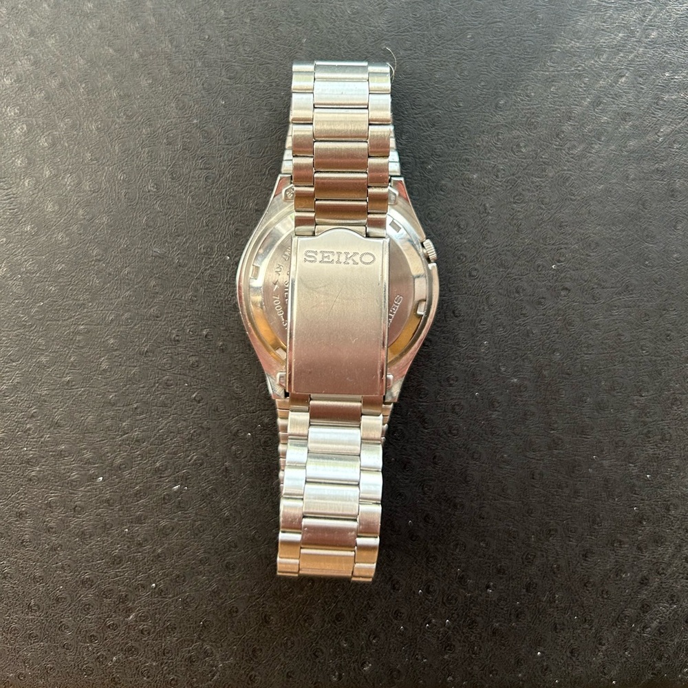 Vintage Seiko 5 Automatic Day-Date Men’s Watch - Picture 5 of 6